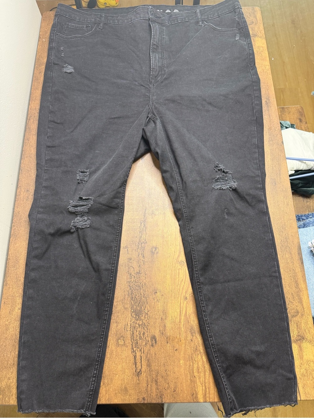 Old Navy Women's Black Fits You 3-In-1 Extra High-Rise Super Skinny 26-30
